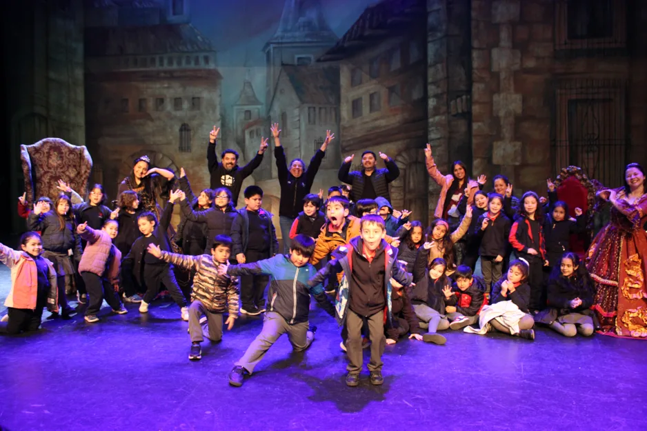Teatro Municipal de Temuco acerca la cultura a estudiantes con…