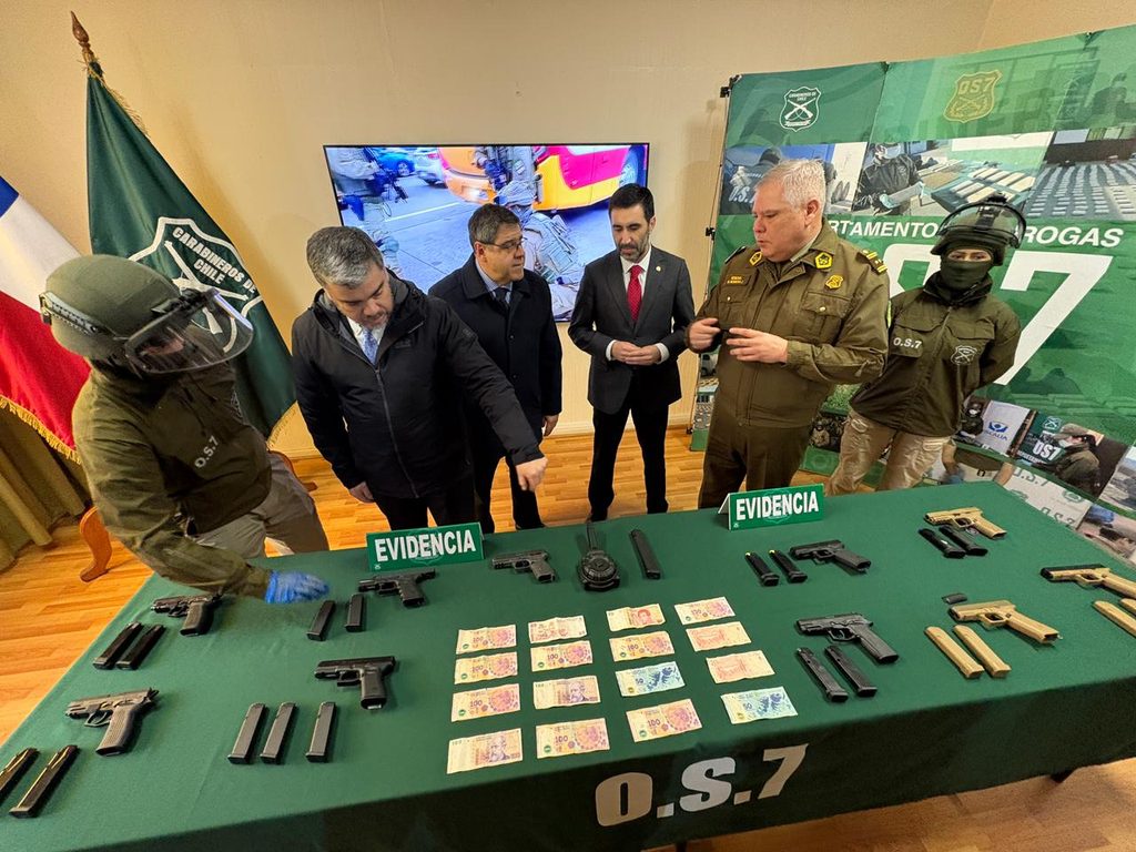 CARABINEROS INCAUTA 10 ARMAS DE FUEGO INGRESADAS CLANDESTINAMENTE…