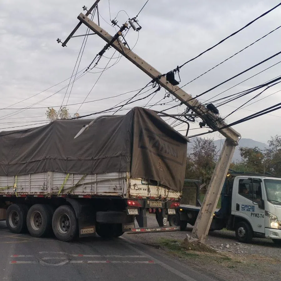 Imprudencia al volante: más de 2.300 choques a postes provocan…