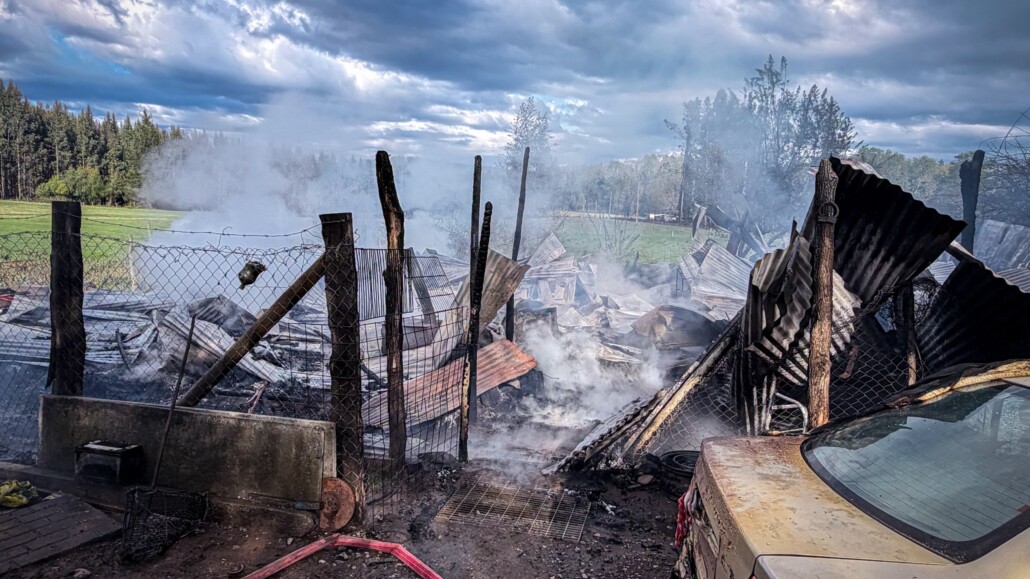 Incendio destruye vivienda en sector rural de Quilaco
