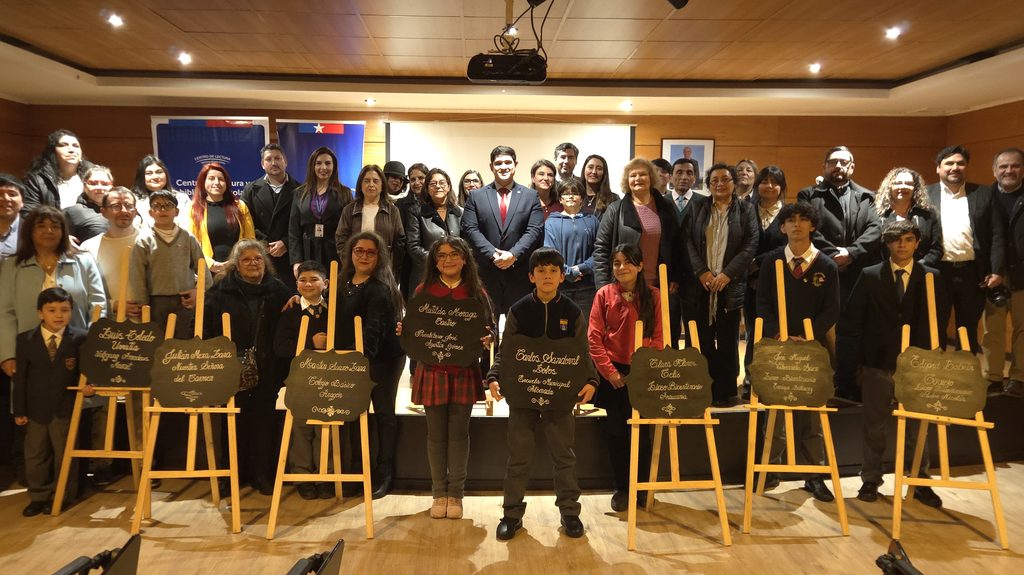 OCHO ESTUDIANTES DE LA ARAUCANÍA SON PREMIADOS A NIVEL NACIONAL POR…