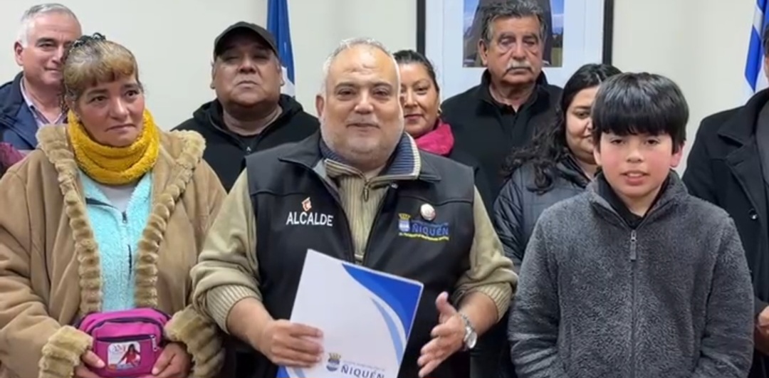 MUNICIPIO DE ÑIQUÉN VA A LA JUSTICIA PARA DEVOLVER A SUS ESTUDIANTES…