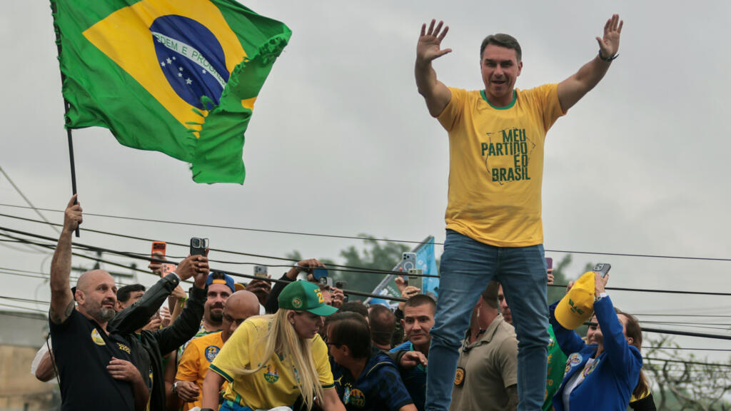 Bolsonaro sigue liderando intención de voto en Brasil: tiene 51%