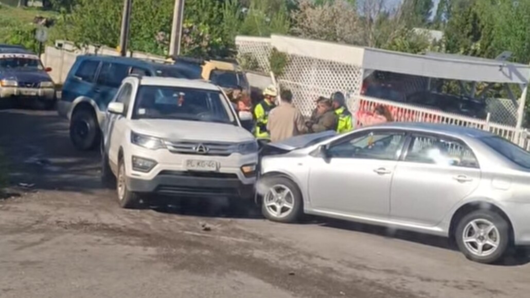Triple colisión deja dos lesionados en la ruta que une Los Ángeles…