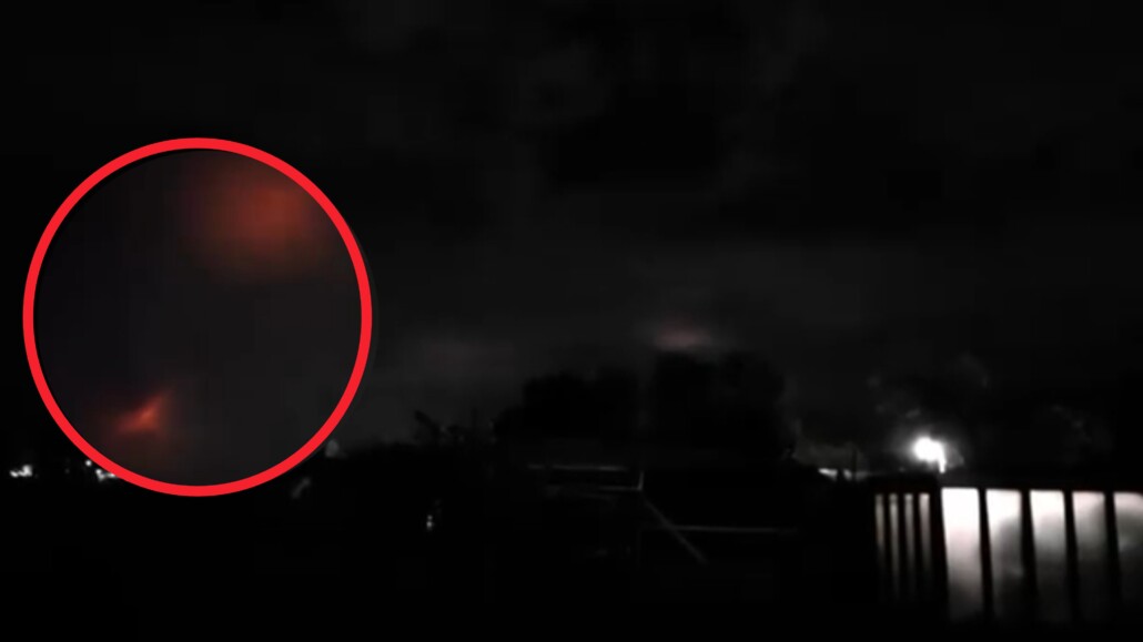 Misteriosas luces fueron captadas en el cielo de Los Ángeles en…