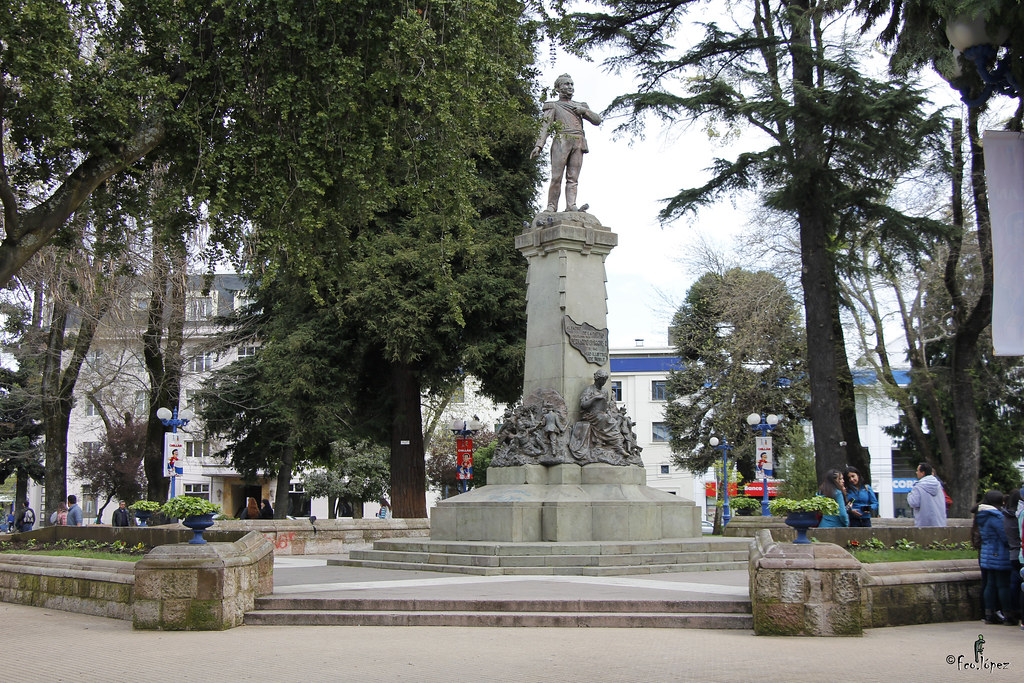PLAZA DE ARMAS EN EL CORAZÓN DE CHILLÁN ES UN FOCO DE DROGAS.