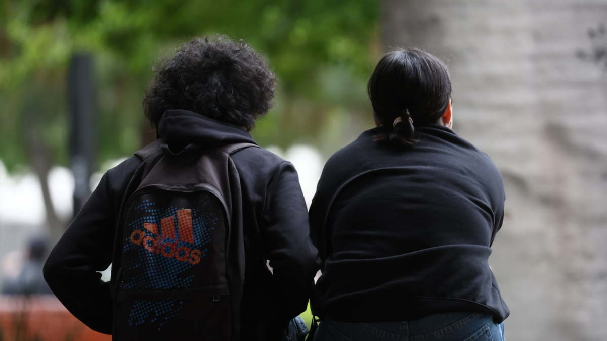 Jóvenes con poca experiencia y mujeres "fuera de mercado"