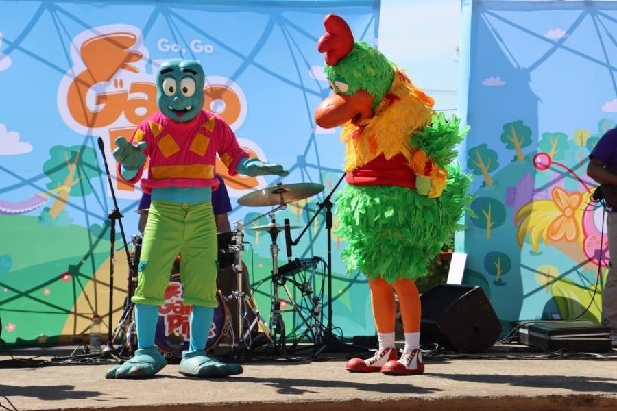 Gallo Pipe y sus amigos llega a la Fiesta de la Longaniza para…