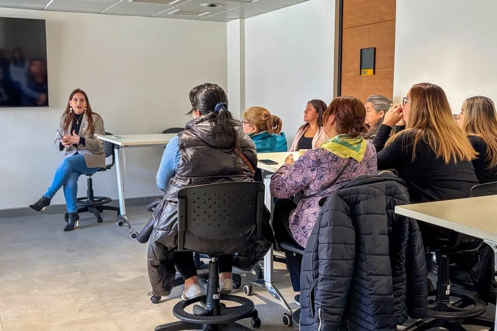 UCT ACERCA LA PREVENCIÓN DEL CÁNCER DE MAMA A MUJERES MAPUCHE DE…