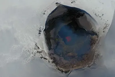 VOLCÁN VILLARRICA BAJO ALERTA AMARILLA