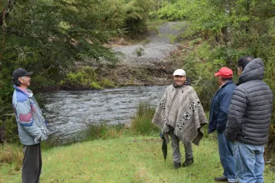 VILLARRICA Y CUNCO EVALÚAN LA CONSTRUCCIÓN DE UN PUENTE SOBRE EL RÍO…