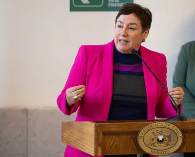 “Es hora que la ministra de Educación dé la cara”, senadora Beatriz…