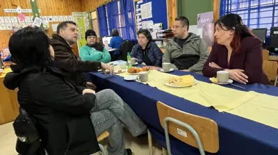 Nueva dirección de la Escuela El Claro de Pucón acuerda agenda común…