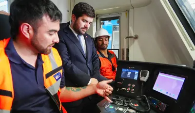 EFE presenta nuevos trenes que reforzarán los servicios ferroviarios…