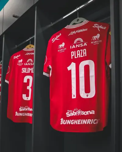 ¡JUGADORES DEL ROJO, ESTA CAMISETA SE RESPETA Y SE DEFIENDE CON EL…